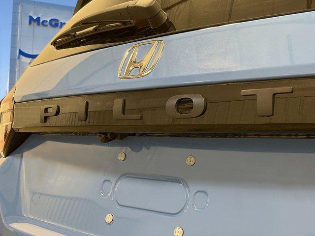 new 2025 Honda Pilot car, priced at $48,620