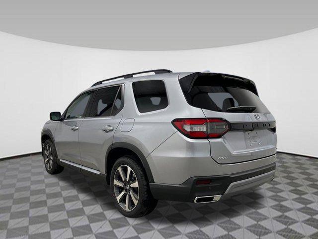 new 2025 Honda Pilot car, priced at $52,330