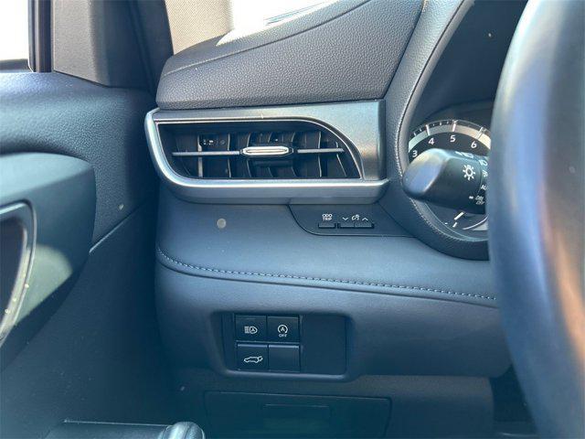 used 2023 Toyota Highlander car, priced at $29,900