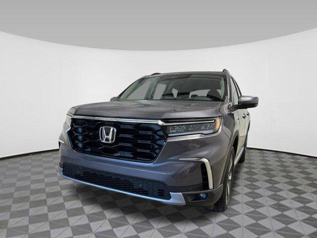 new 2025 Honda Pilot car, priced at $47,277