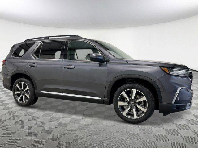 new 2025 Honda Pilot car, priced at $47,277
