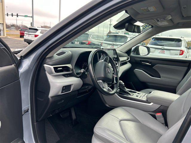 used 2021 Toyota Highlander car, priced at $33,195