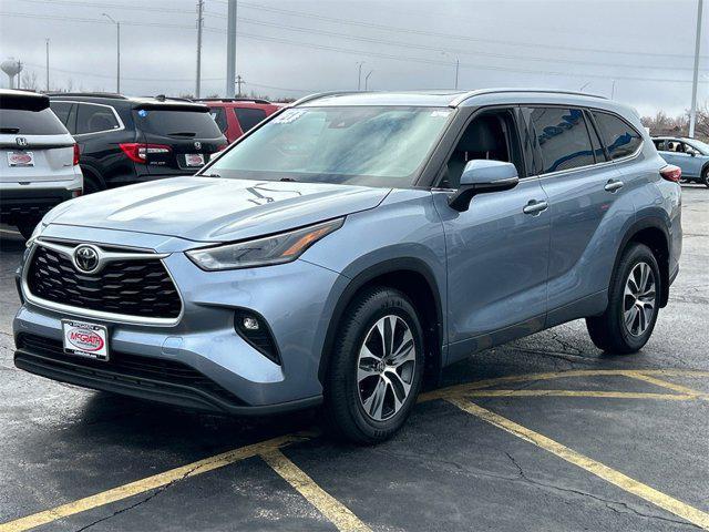 used 2021 Toyota Highlander car, priced at $33,195