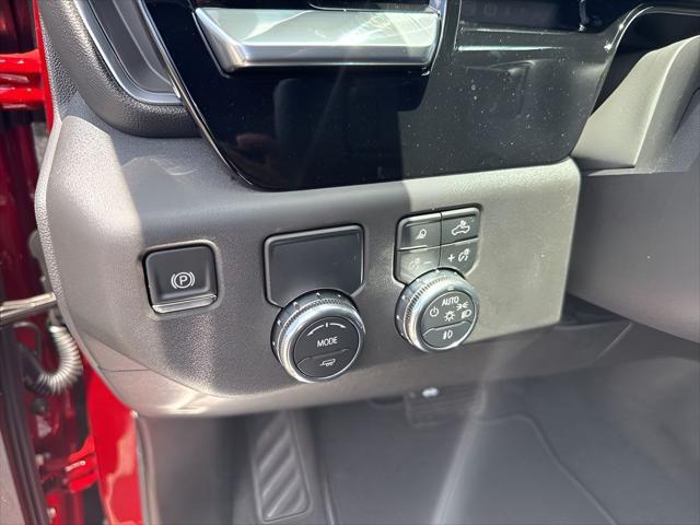 new 2025 GMC Sierra 1500 car, priced at $56,533