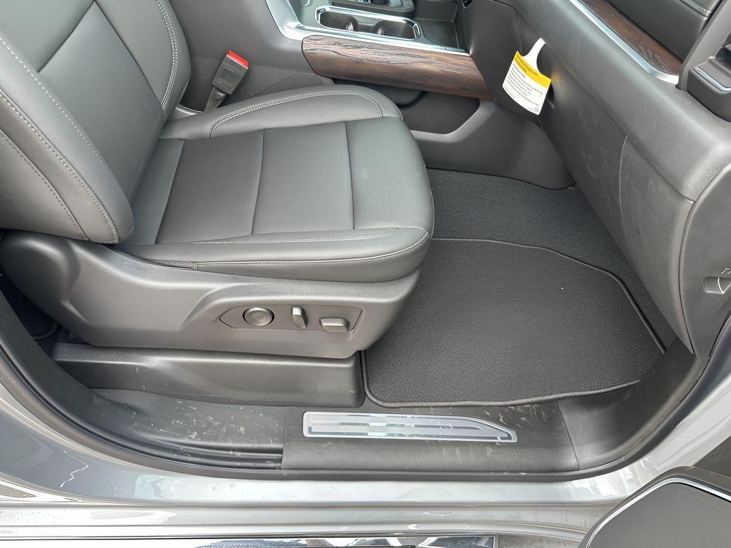new 2025 GMC Sierra 1500 car, priced at $51,640