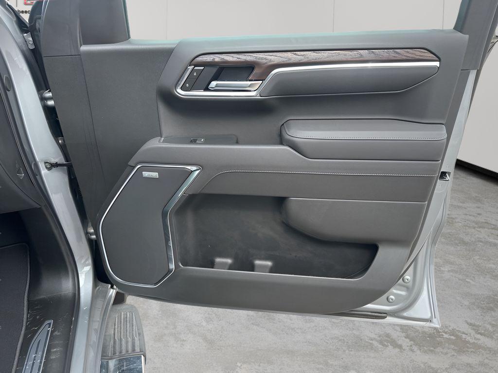 new 2025 GMC Sierra 1500 car, priced at $51,640