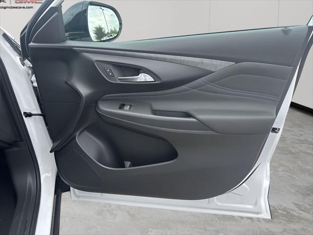 new 2025 Buick Envista car, priced at $28,374