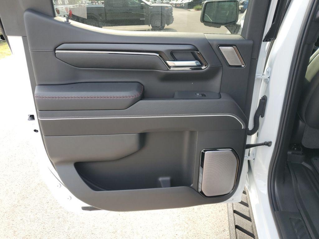 new 2025 GMC Sierra 1500 car, priced at $76,064