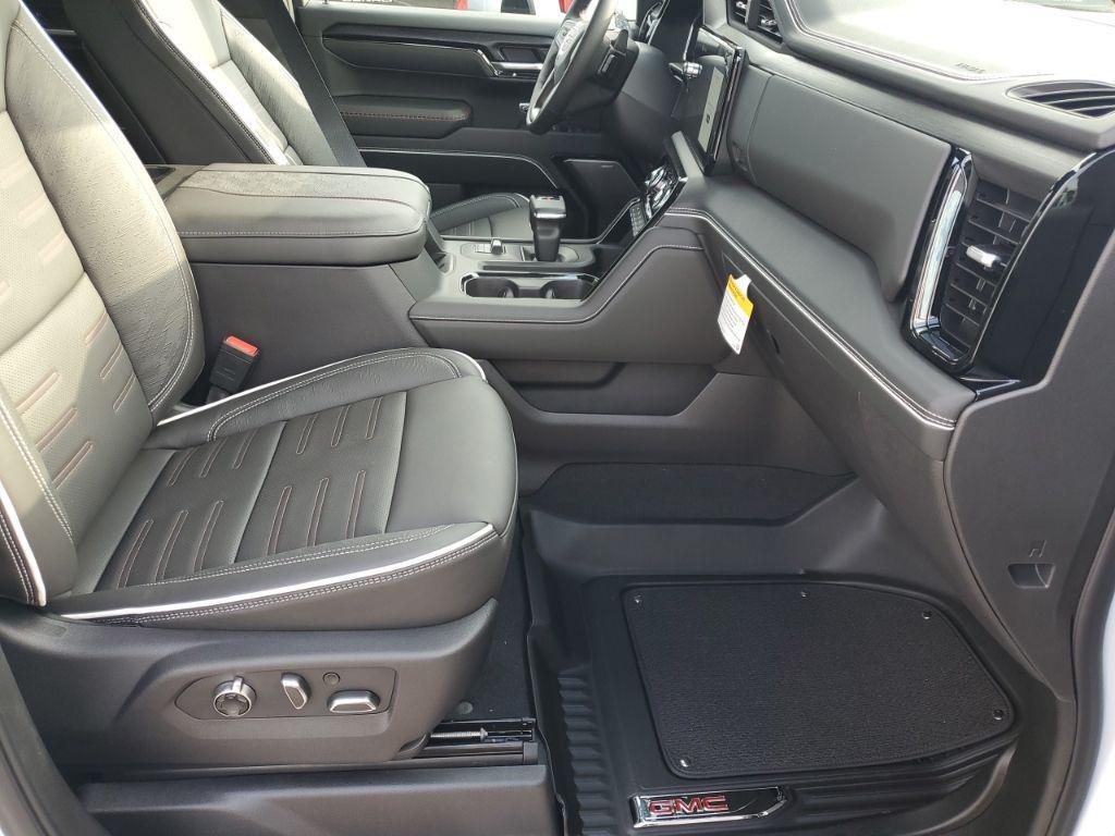 new 2025 GMC Sierra 1500 car, priced at $76,064