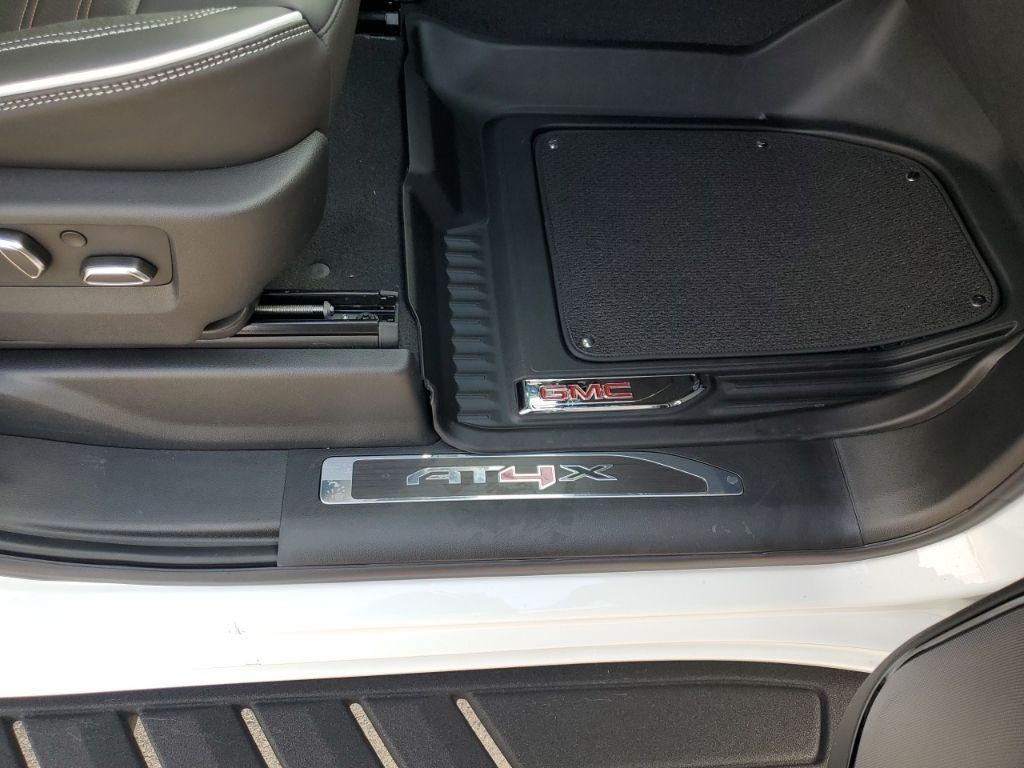 new 2025 GMC Sierra 1500 car, priced at $76,064