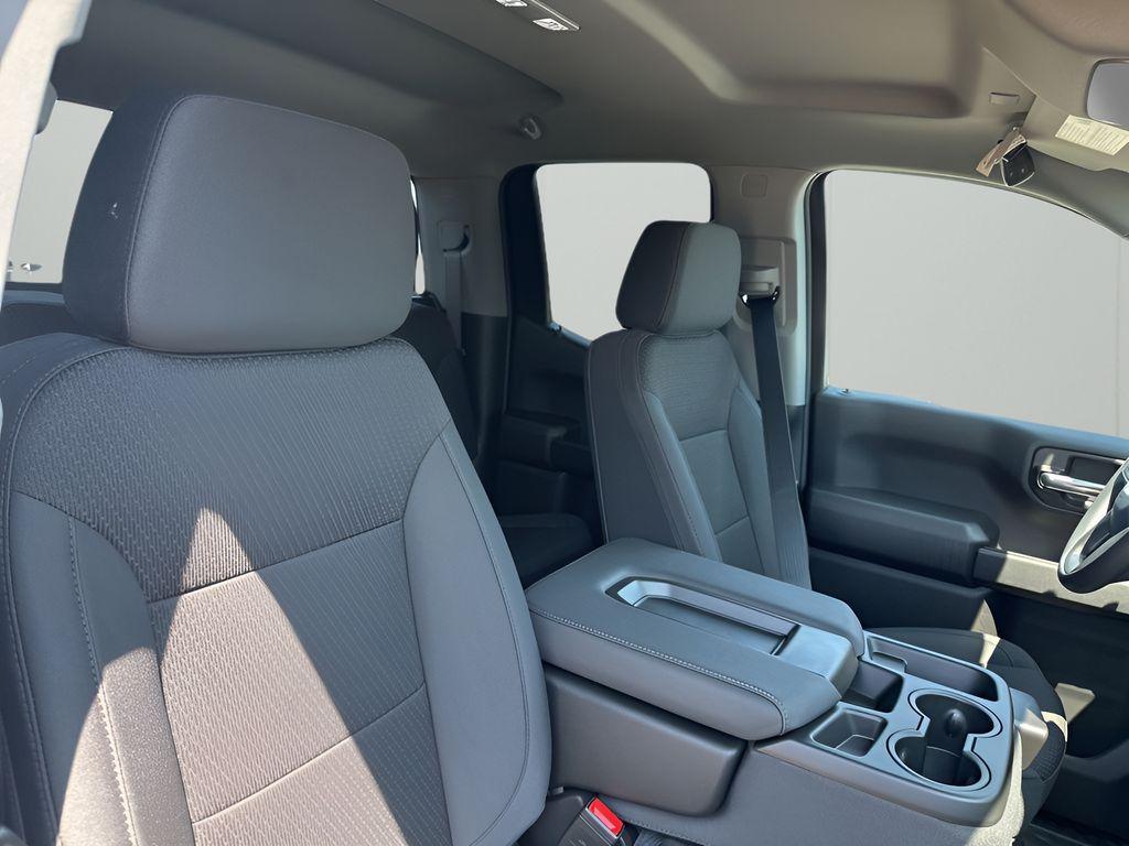 new 2026 GMC Sierra 1500 car, priced at $43,175