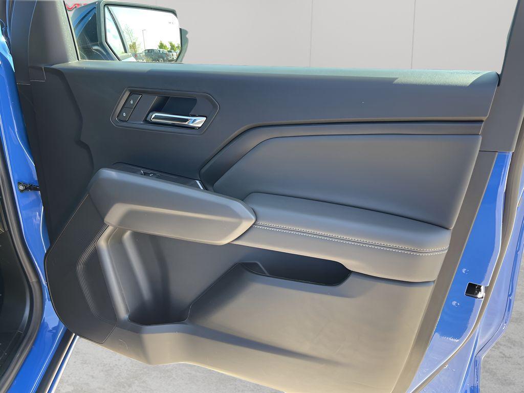 new 2025 GMC Canyon car, priced at $40,320