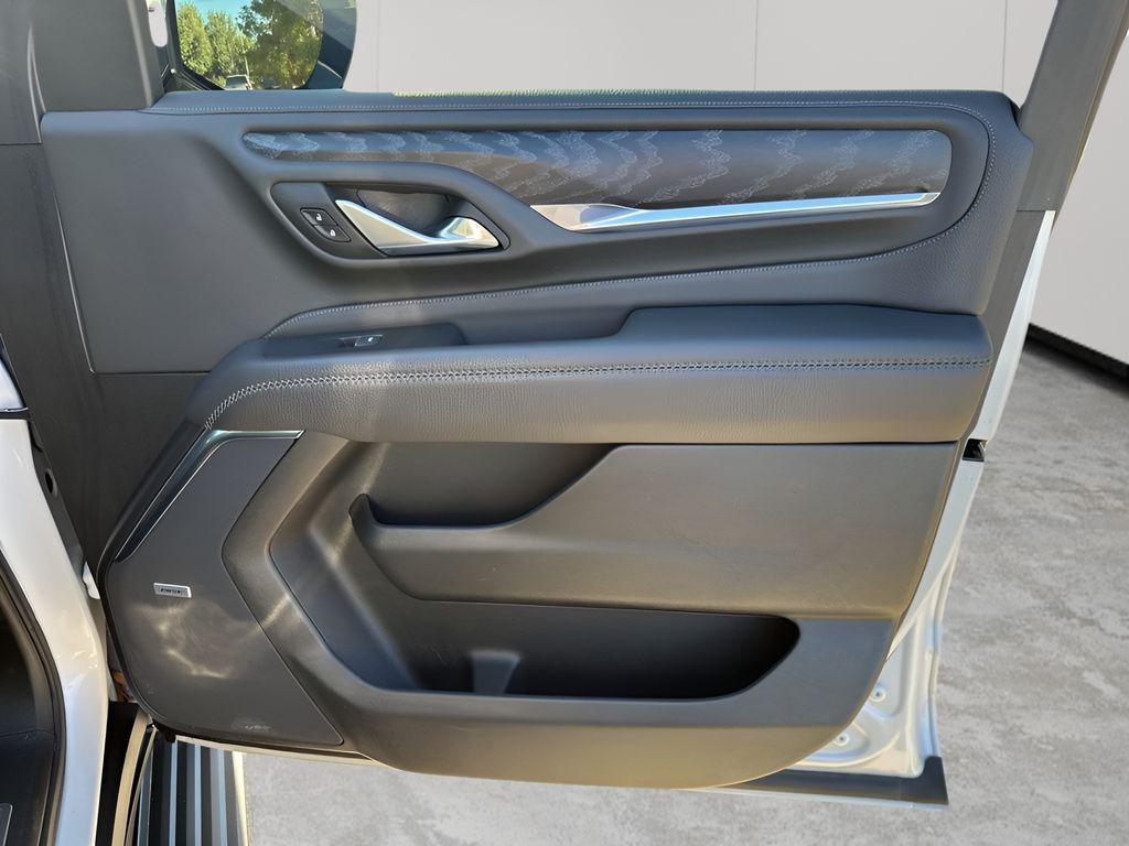 used 2023 GMC Yukon XL car, priced at $59,977