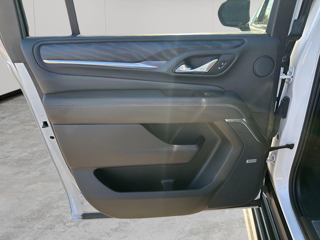 used 2023 GMC Yukon XL car, priced at $59,977