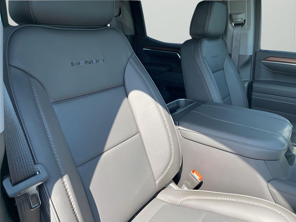 new 2025 GMC Sierra 1500 car, priced at $70,255