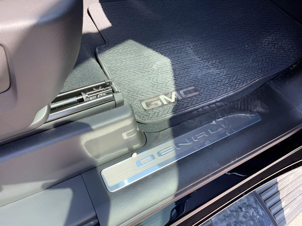 new 2025 GMC Sierra 1500 car, priced at $70,255