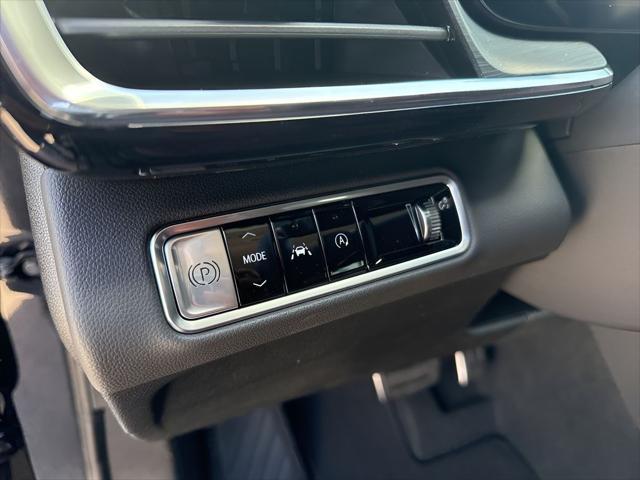 new 2025 Buick Envision car, priced at $39,055