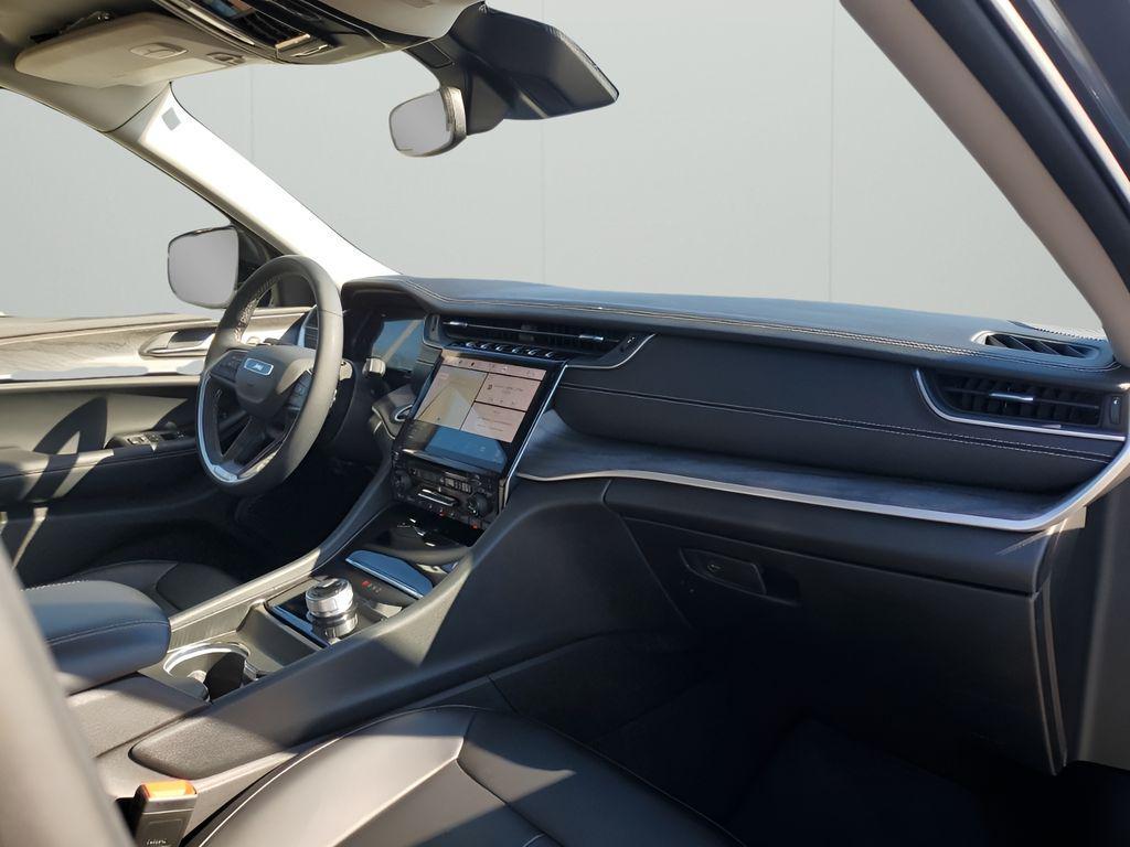 used 2024 Jeep Grand Cherokee car, priced at $34,977