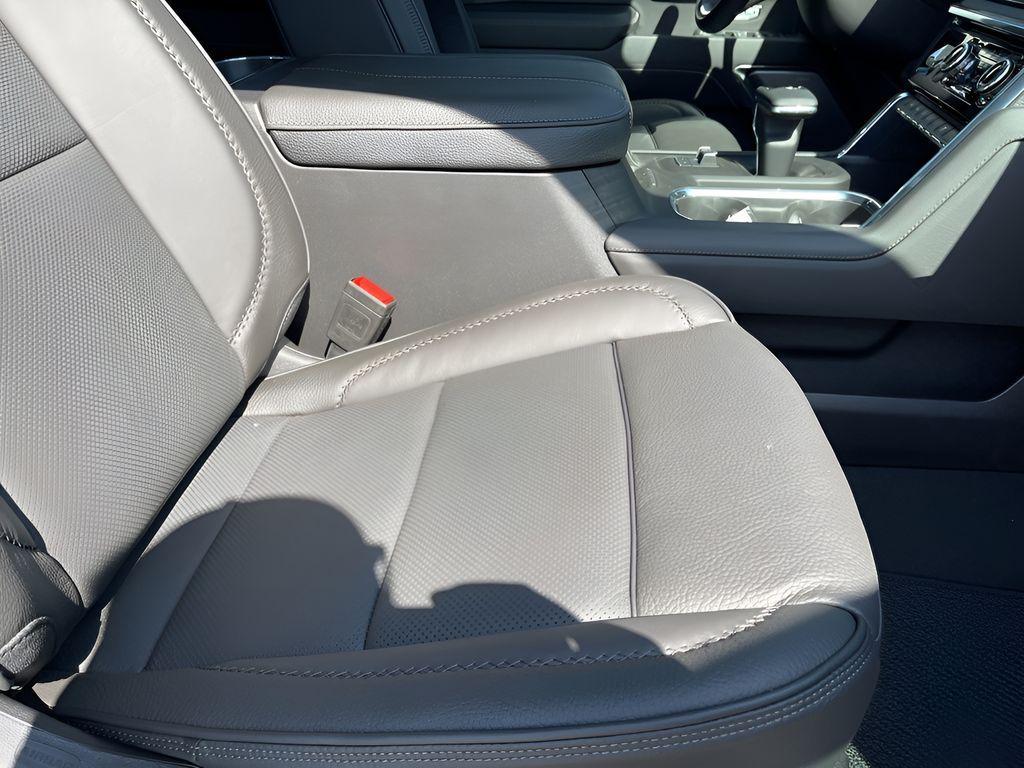 new 2025 GMC Sierra 1500 car, priced at $68,524
