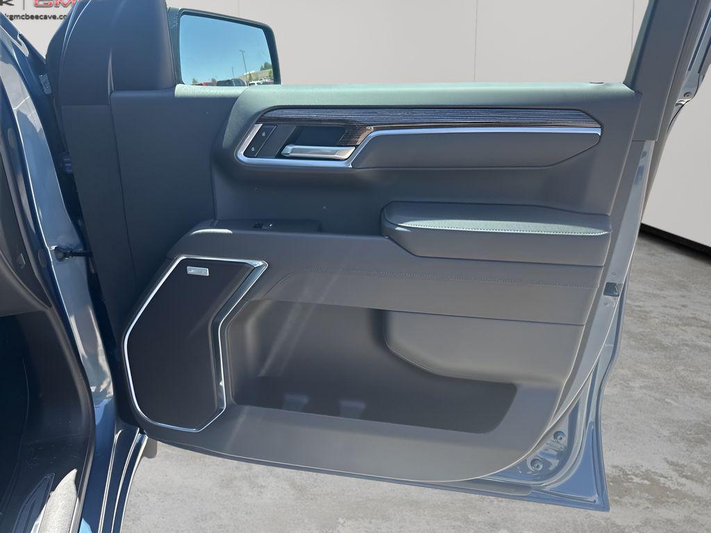 new 2025 GMC Sierra 1500 car, priced at $56,035