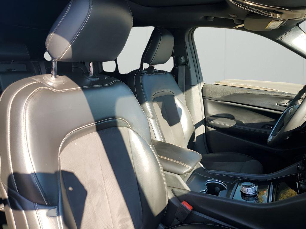 used 2023 Jeep Grand Cherokee car, priced at $27,555