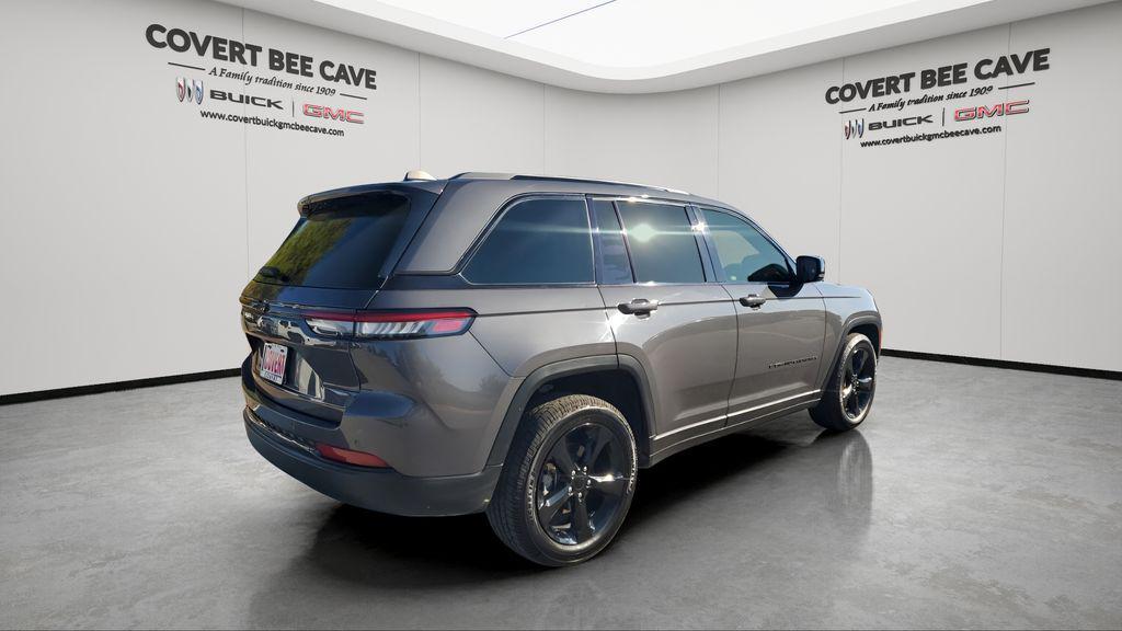 used 2023 Jeep Grand Cherokee car, priced at $27,555