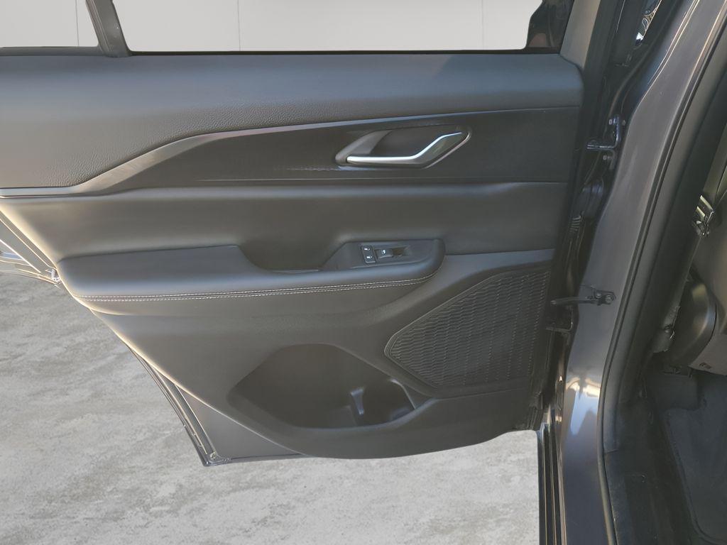 used 2023 Jeep Grand Cherokee car, priced at $27,555