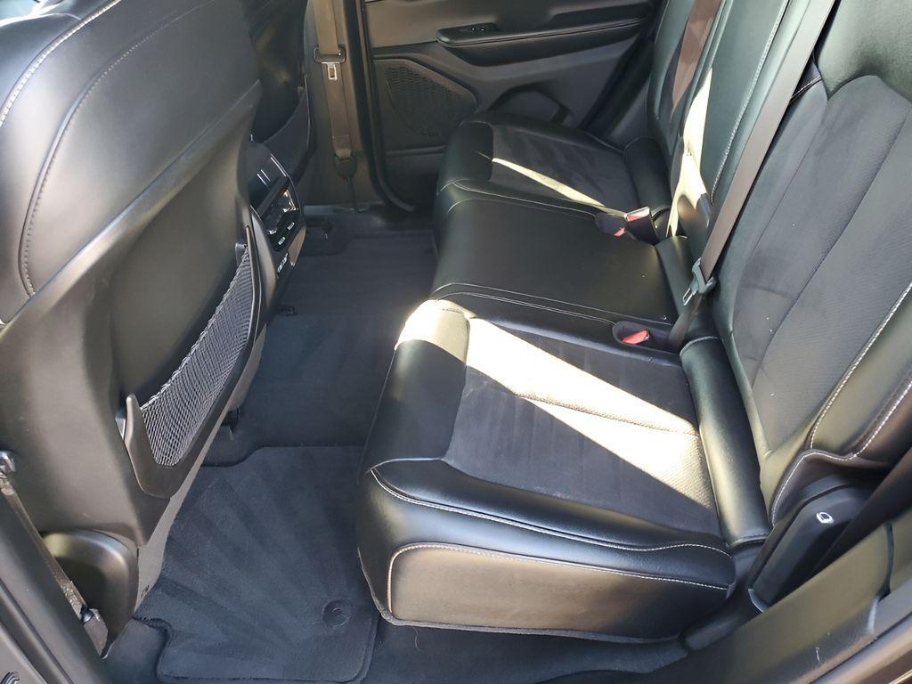 used 2023 Jeep Grand Cherokee car, priced at $27,555