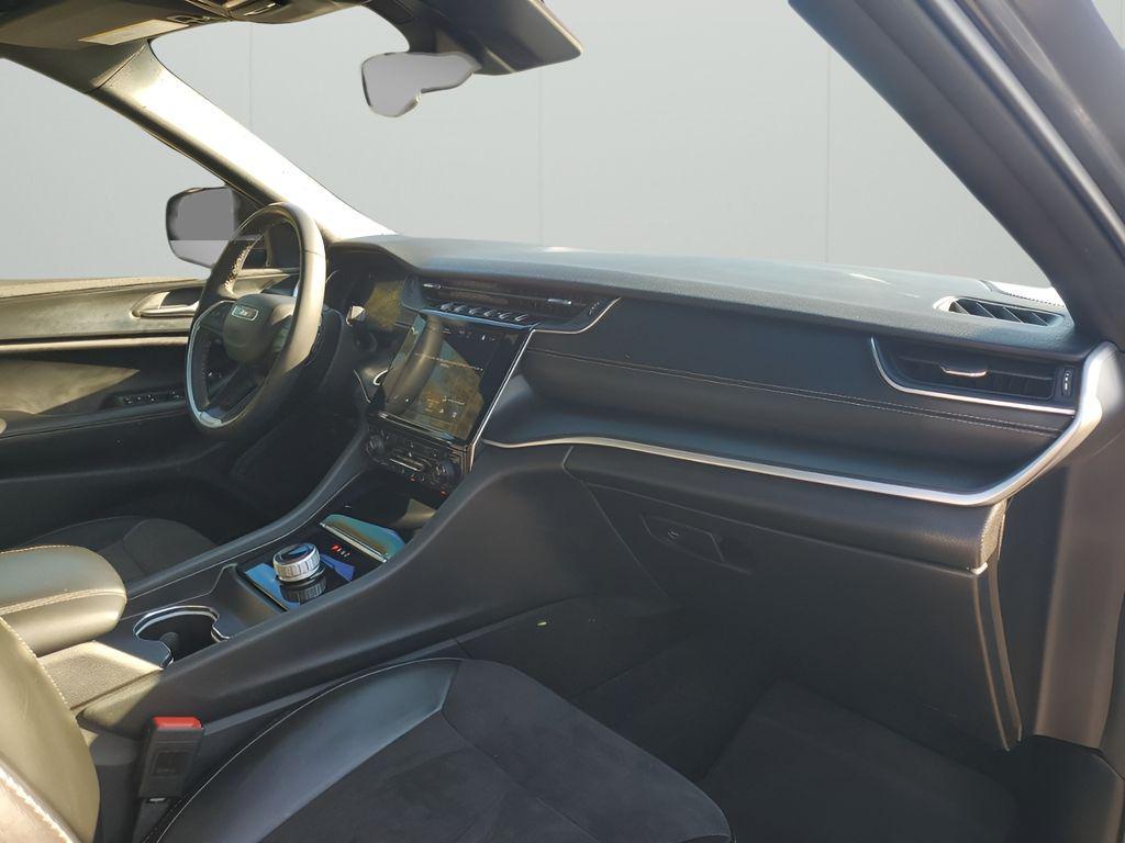 used 2023 Jeep Grand Cherokee car, priced at $27,555