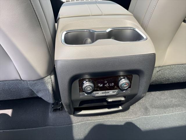 new 2025 GMC Acadia car, priced at $48,018