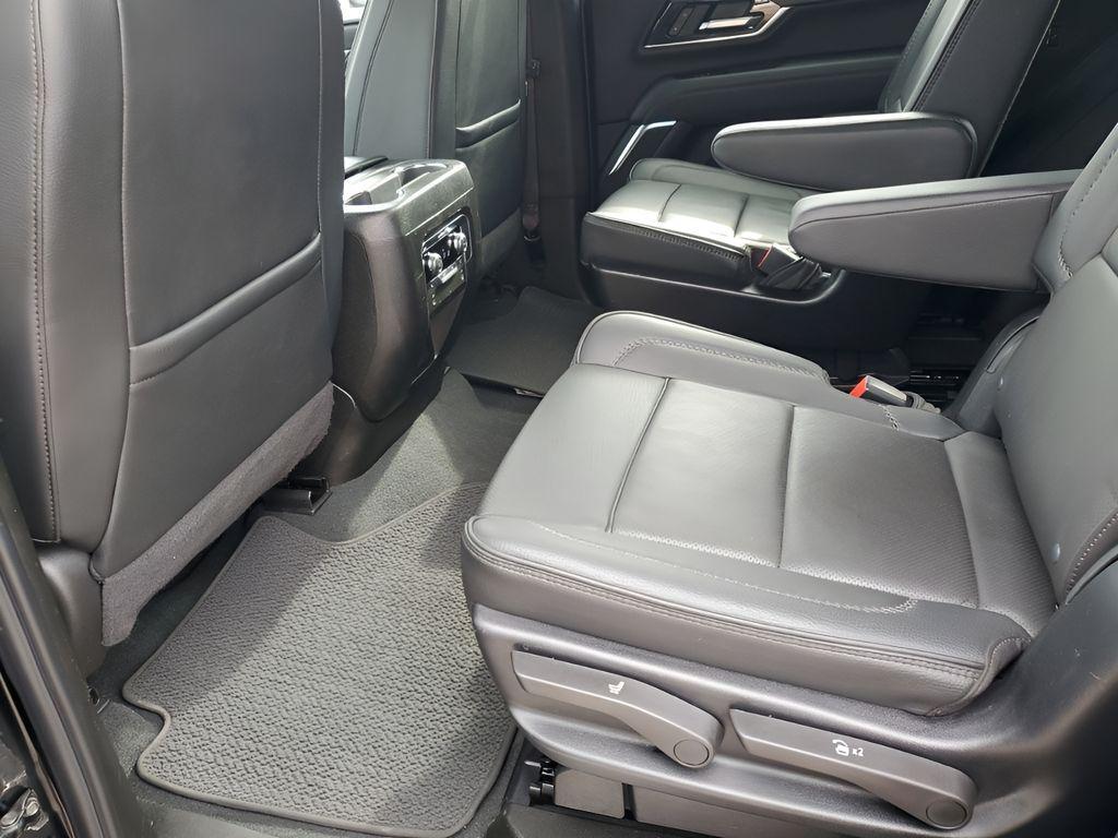 used 2025 GMC Yukon car, priced at $77,677