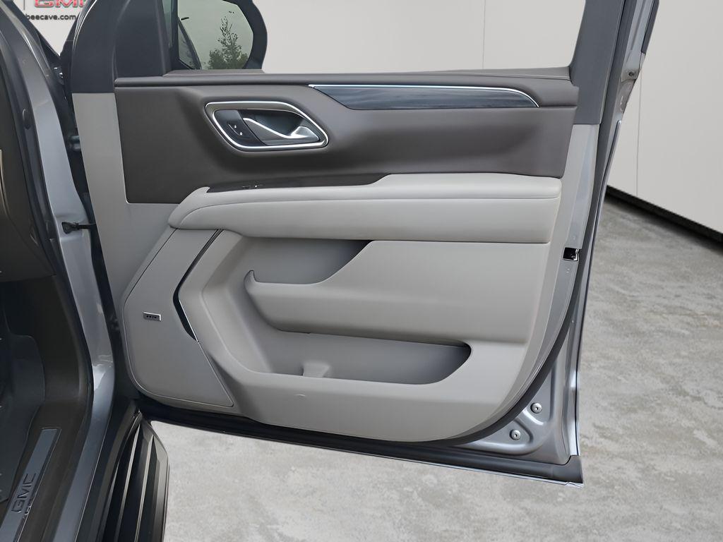 used 2022 GMC Yukon car, priced at $53,695