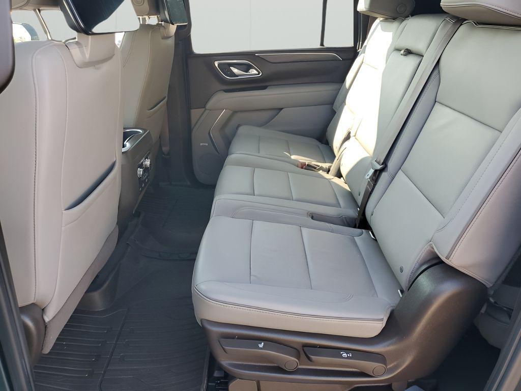 used 2021 GMC Yukon XL car, priced at $40,356