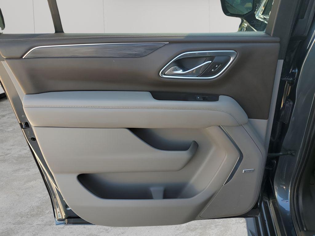 used 2021 GMC Yukon XL car, priced at $40,356