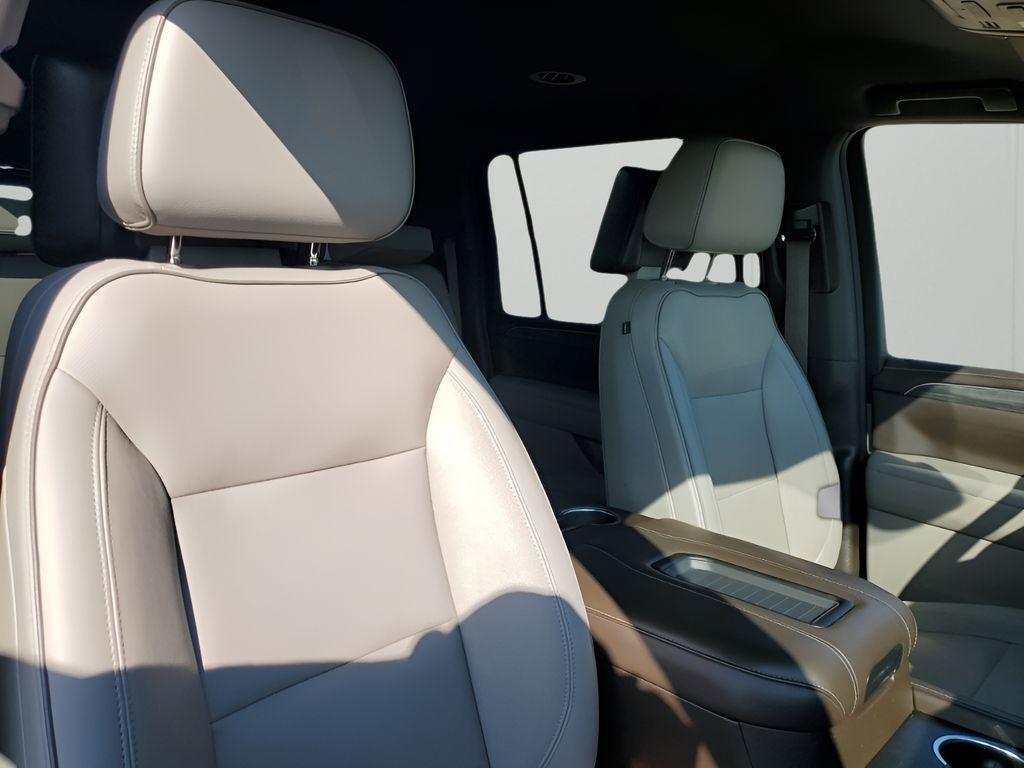 used 2021 GMC Yukon XL car, priced at $40,356