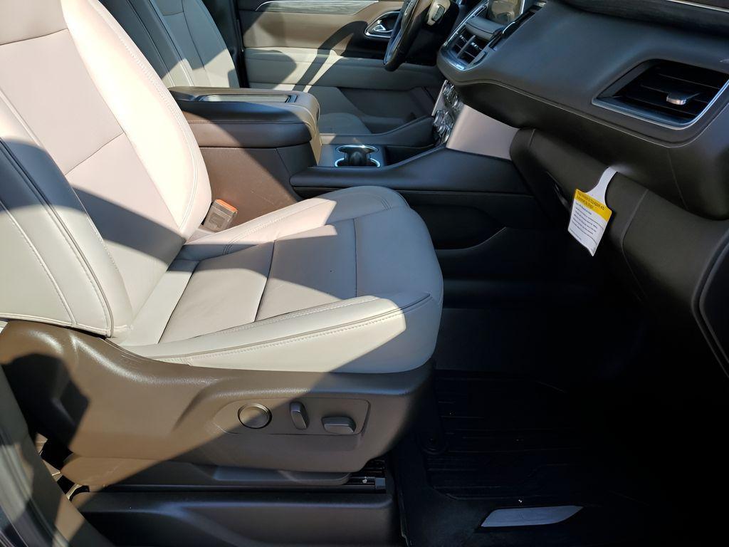 used 2021 GMC Yukon XL car, priced at $40,356