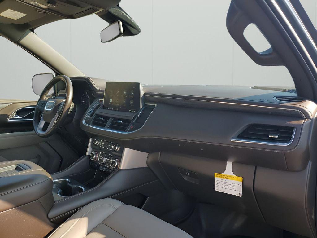 used 2021 GMC Yukon XL car, priced at $40,356