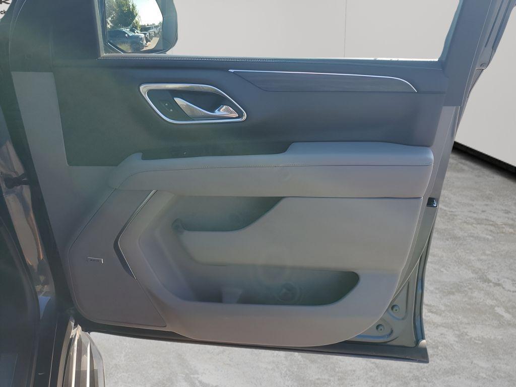 used 2021 GMC Yukon XL car, priced at $40,356