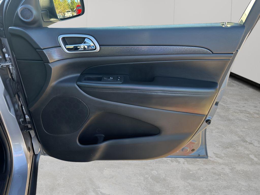 used 2018 Jeep Grand Cherokee car, priced at $16,977