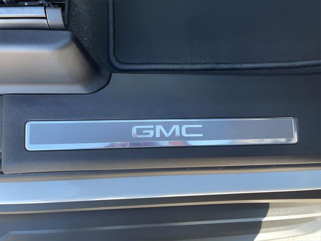 new 2025 GMC Yukon XL car, priced at $77,700