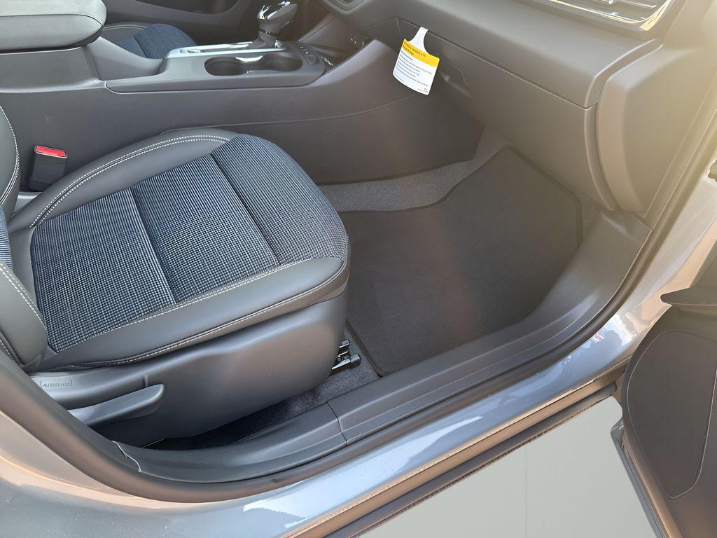 new 2025 Buick Envista car, priced at $24,679