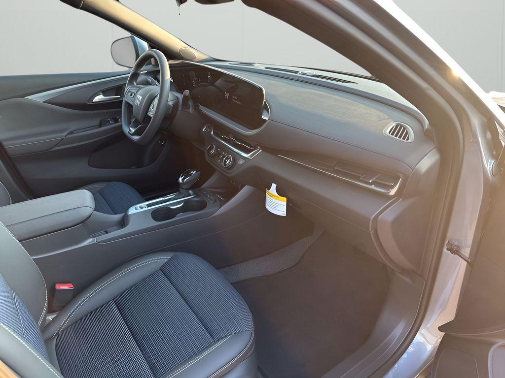 new 2025 Buick Envista car, priced at $24,679