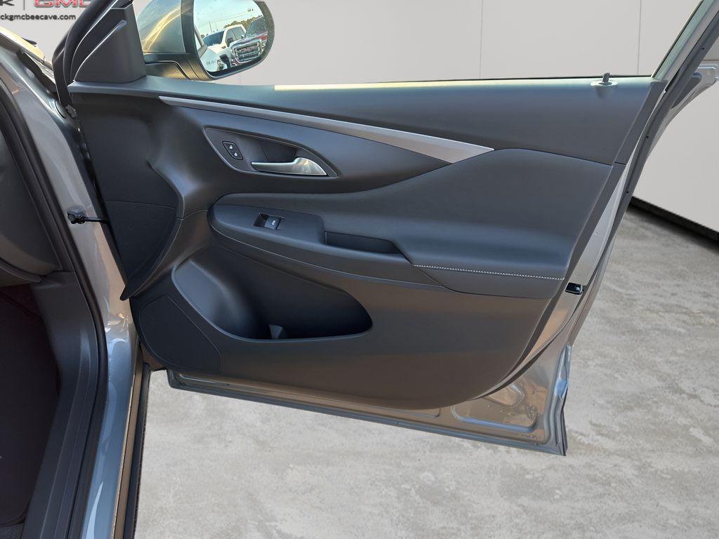 new 2025 Buick Envista car, priced at $24,679