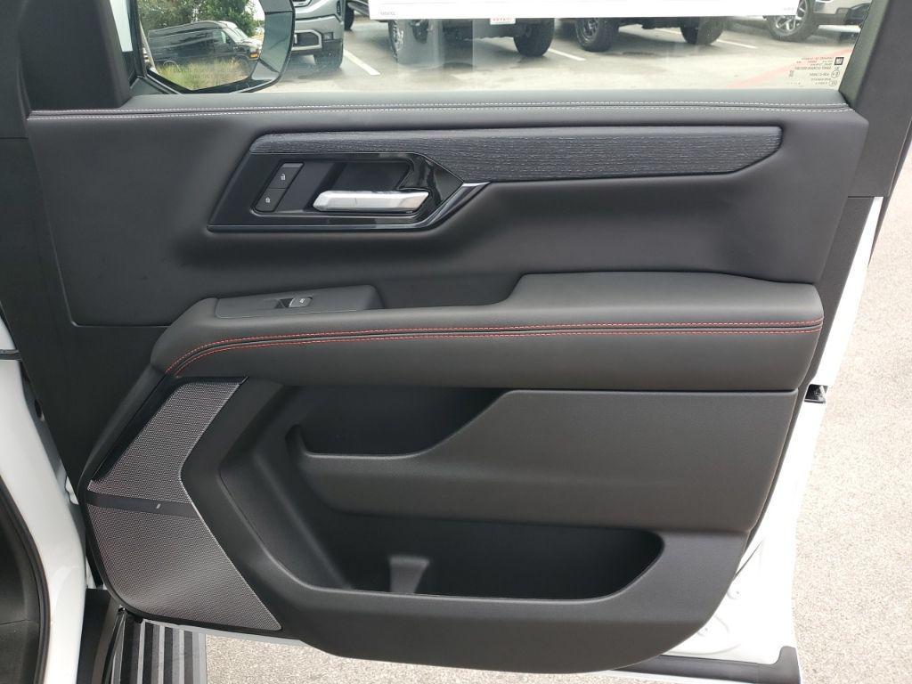 new 2025 GMC Yukon XL car, priced at $105,054