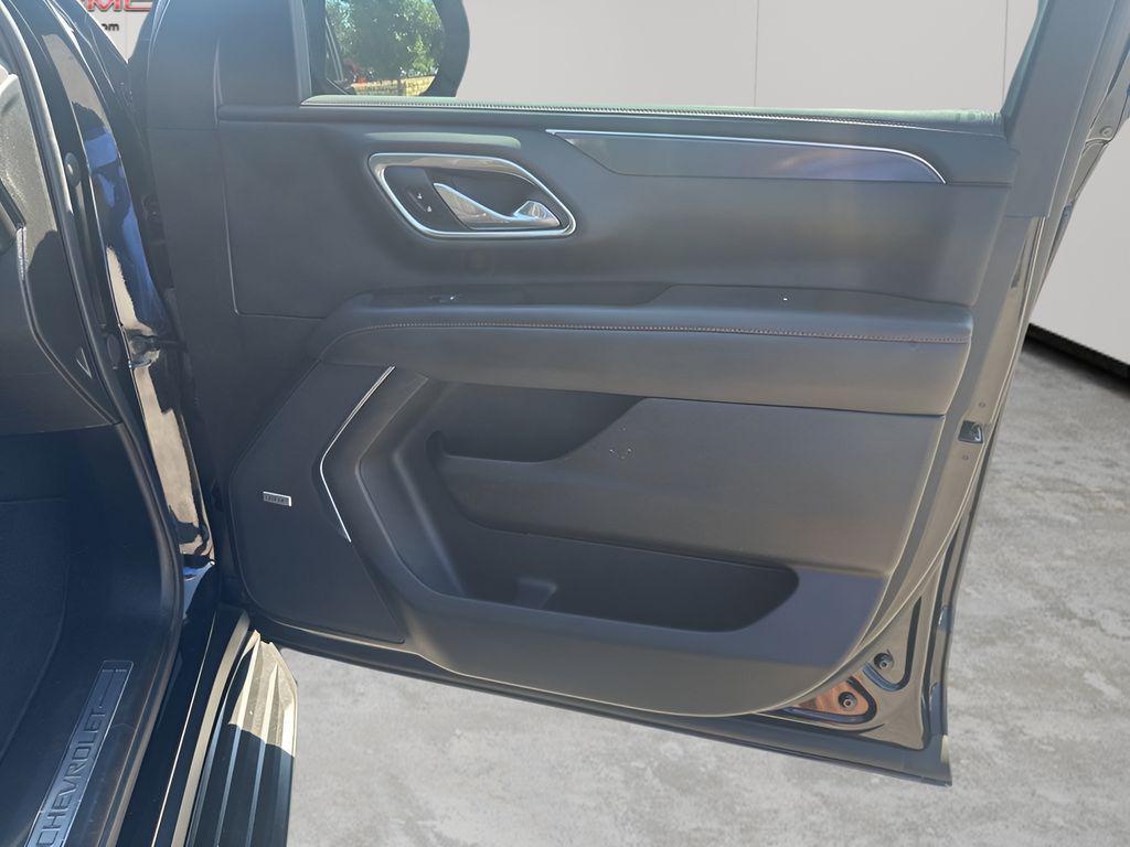used 2022 Chevrolet Suburban car, priced at $59,994