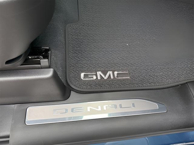 new 2025 GMC Sierra 1500 car, priced at $69,024