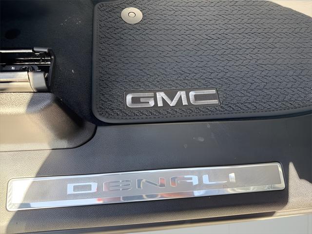 new 2025 GMC Yukon XL car, priced at $89,835