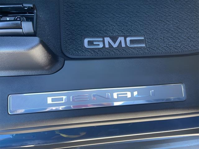 new 2025 GMC Yukon XL car, priced at $90,760