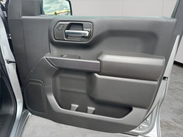 new 2025 GMC Sierra 1500 car, priced at $39,240