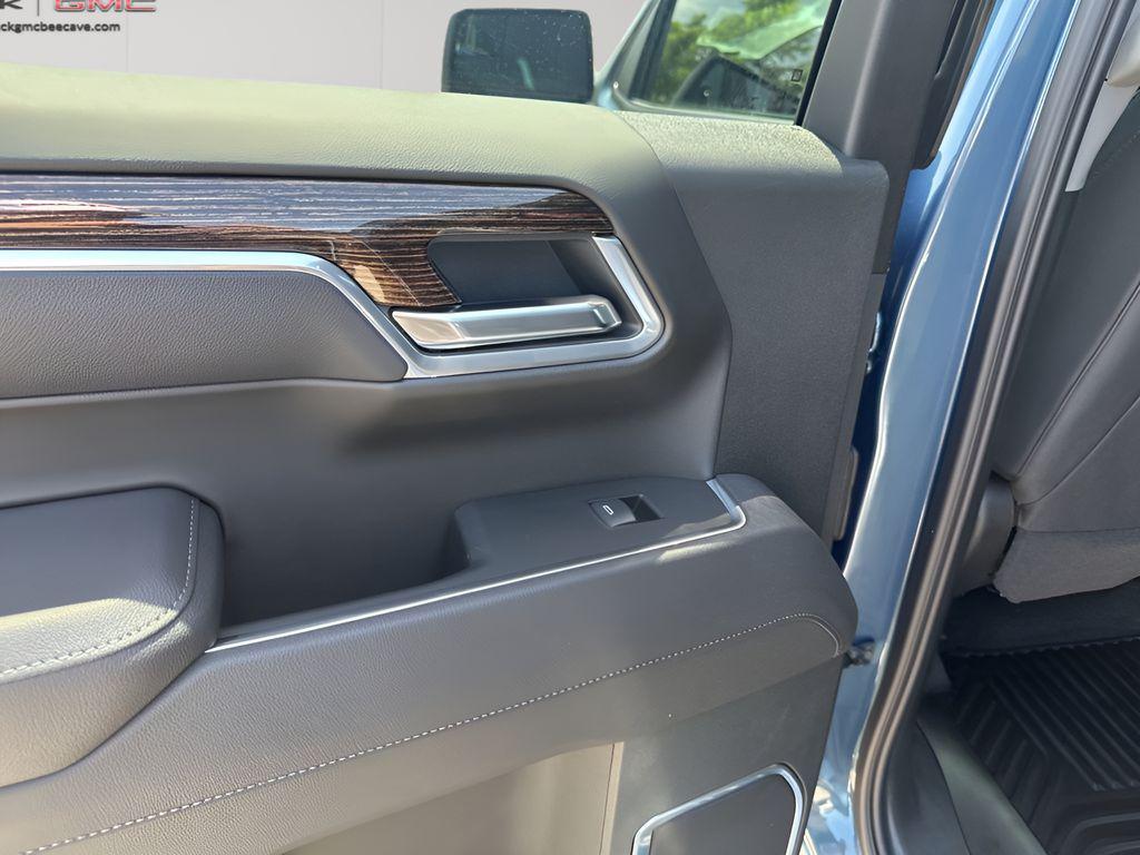 new 2025 GMC Sierra 1500 car, priced at $48,035